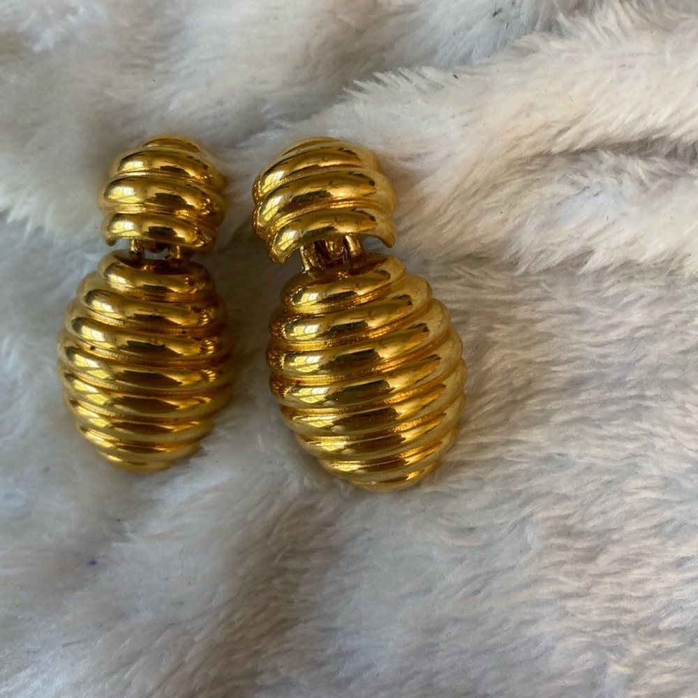 Vintage Anne Klein Gold Tone Clip‎ on Earrings - Picture 2 of 4
